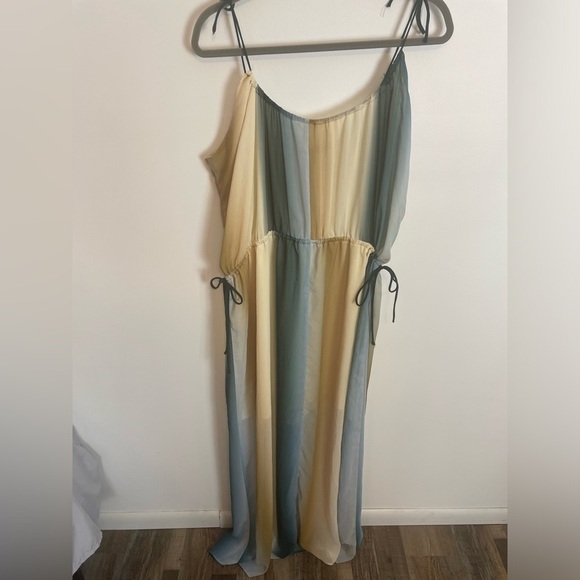 H&M Dress Size 8 - Picture 8 of 9